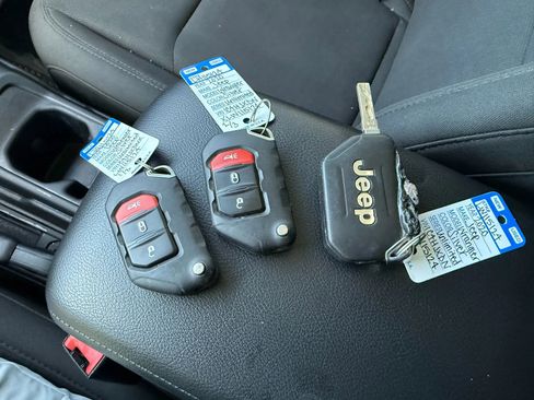 Used 2020 Jeep Wrangler Unlimited Sport S image 12