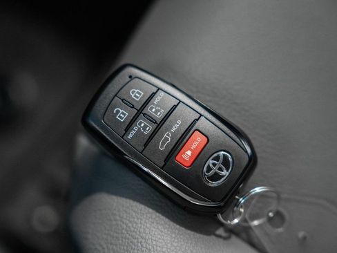 New 2026 Toyota Sienna XLE FWD image 43