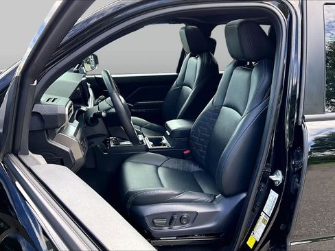 Used 2024 Toyota Tacoma TRD Sport w/ TRD Sport Premium Package AWD/4WD image 9