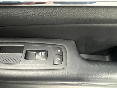 Used 2022 Jeep Grand Cherokee Limited AWD/4WD image 30