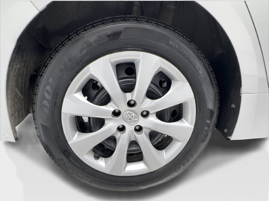 Used 2025 Toyota Corolla LE FWD image 18