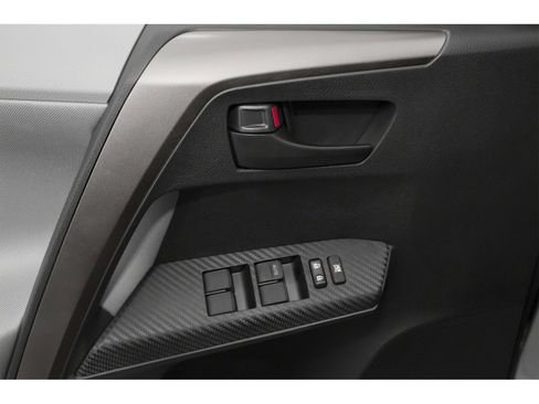 Used 2015 Toyota RAV4 LE image 14