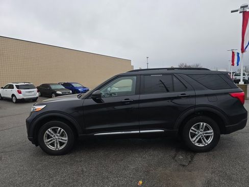 Used 2023 Ford Explorer XLT w/ Equipment Group 202A image 8