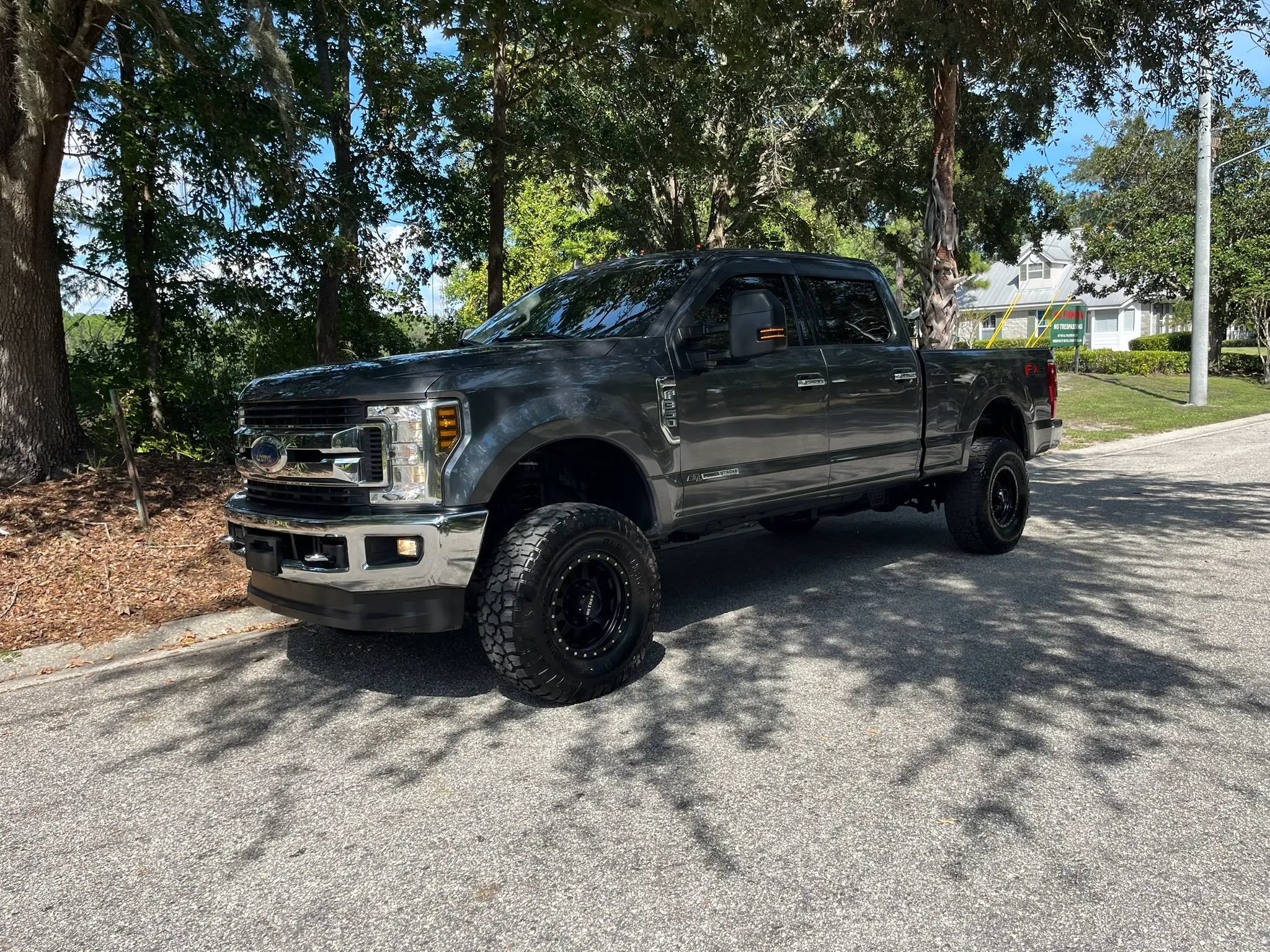 Used 2019 Ford F350 XLT w/ XLT Premium Package AWD/4WD image 8