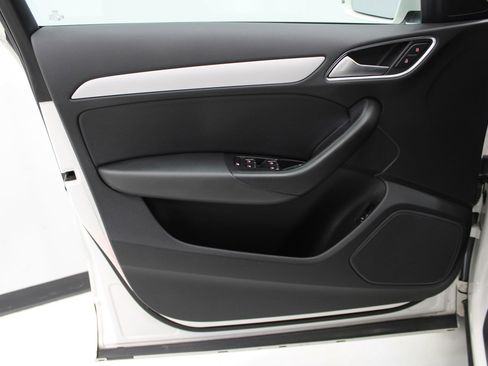 Used 2017 Audi Q3 2.0T Premium image 11