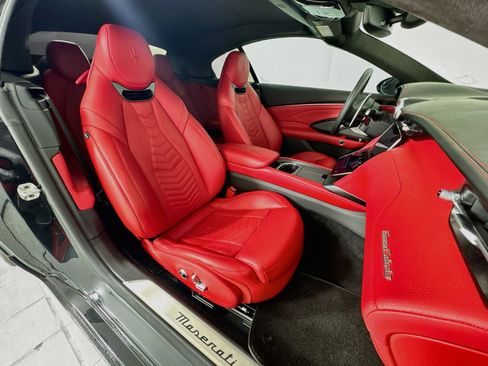 Used 2024 Maserati GranCabrio Trofeo AWD/4WD image 9