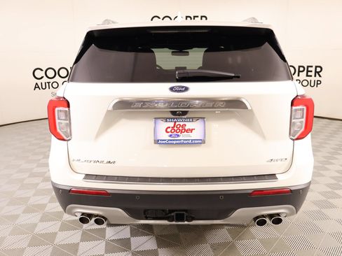 Used 2021 Ford Explorer Platinum w/ Equipment Group 601A AWD/4WD image 24