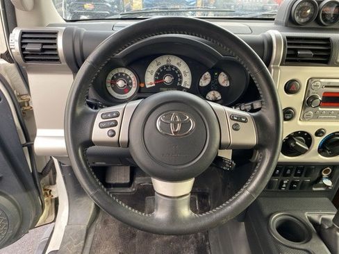 Used 2014 Toyota FJ Cruiser 4WD image 24