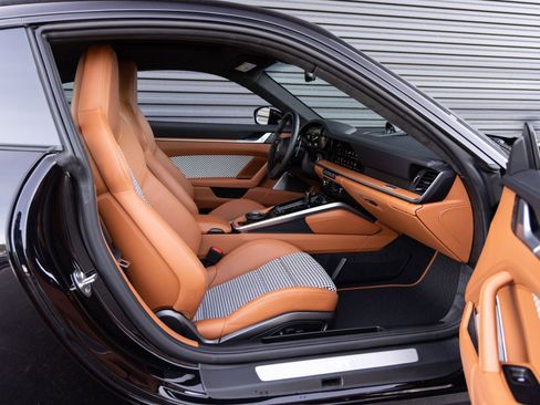 Certified 2025 Porsche 911 Turbo S image 30