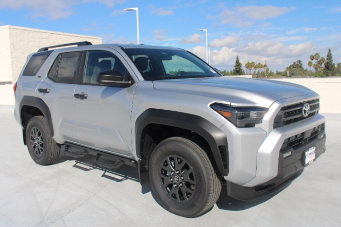 New 2026 Toyota 4Runner SR5 AWD/4WD image 2