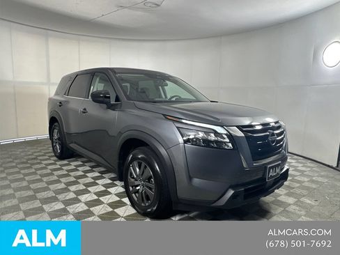 Used 2025 Nissan Pathfinder S FWD image 3