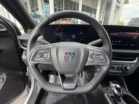 Used 2024 Buick Envista Preferred w/ Convenience I Package FWD image 19