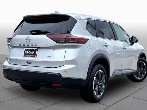 Used 2025 Nissan Rogue SV AWD/4WD image 12