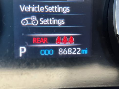 Used 2021 Toyota RAV4 LE AWD/4WD image 27