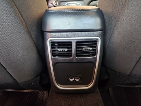 Used 2020 Dodge Charger SXT image 33