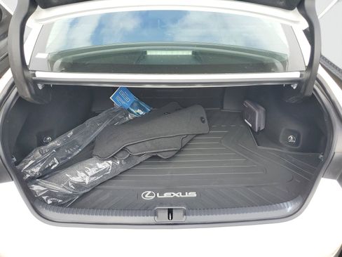 Used 2025 Lexus ES 300h w/ Premium Package FWD image 8