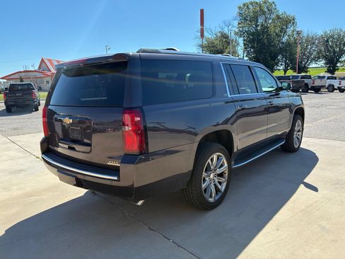 Used 2015 Chevrolet Suburban LTZ RWD image 17