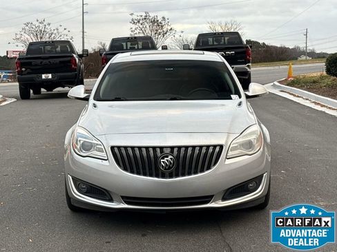 Used 2015 Buick Regal image 8