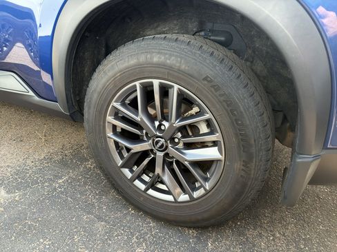 Used 2023 Nissan Rogue S image 9