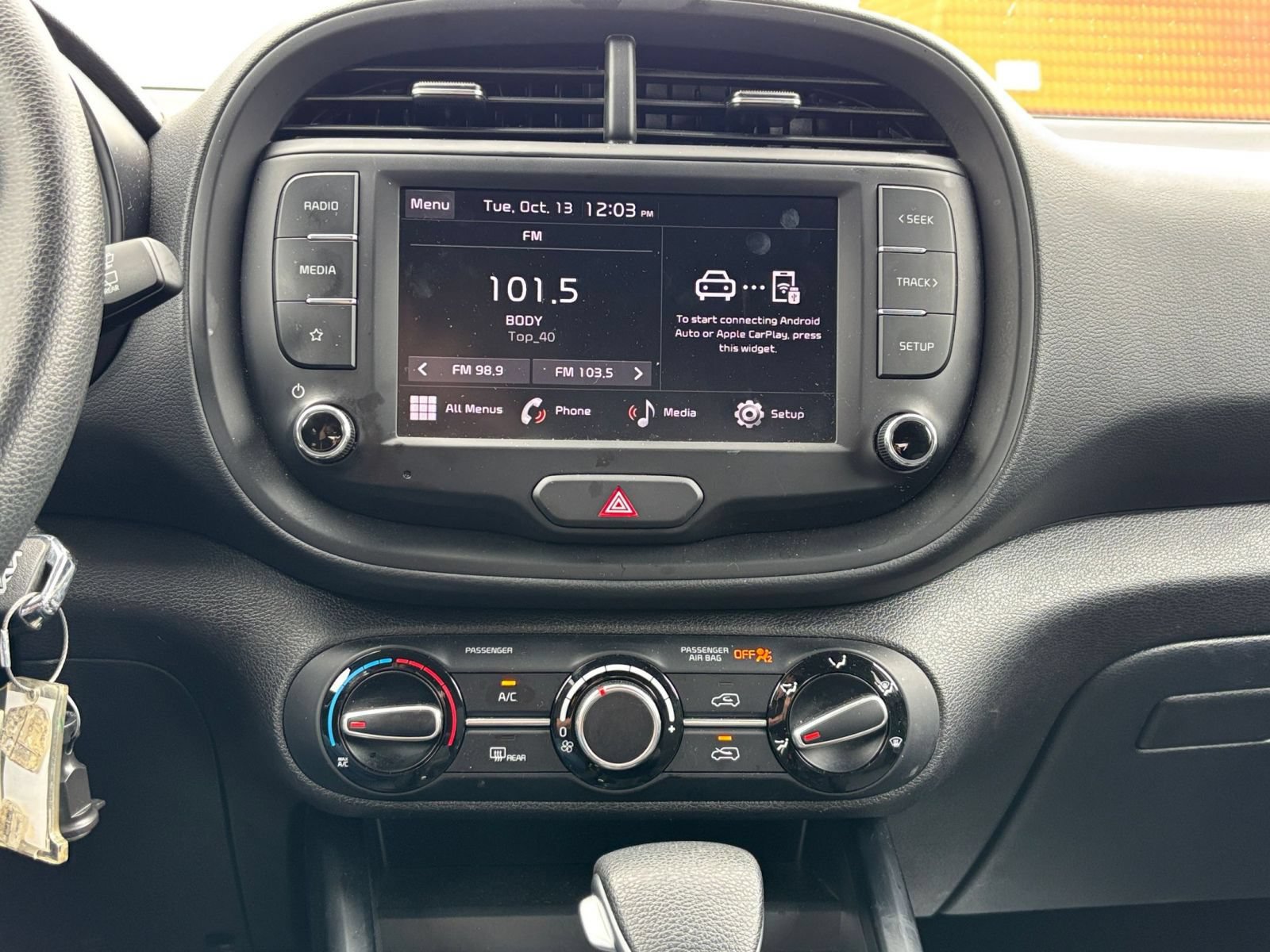 Used 2025 Kia Soul LX w/ LX Technology Package FWD image 16