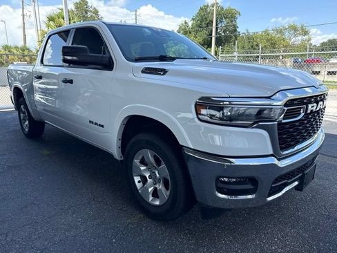 Used 2025 RAM 1500 Big Horn AWD/4WD image 4