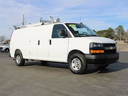 Used 2025 Chevrolet Express 2500 Extended w/ Communications Package image 4