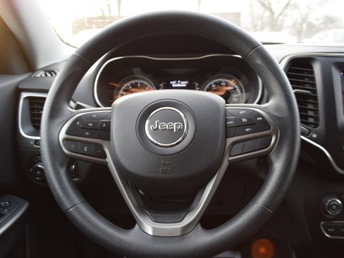 Used 2019 Jeep Cherokee Latitude w/ Popular Appearance Group image 16