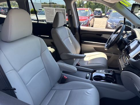 Used 2017 Honda Pilot Touring image 13