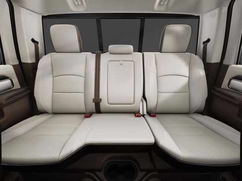 New 2026 RAM 2500 Laramie AWD/4WD image 3