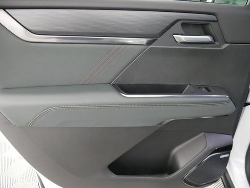 New 2026 GMC Acadia AT4 image 17