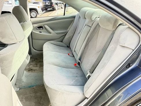 Used 2010 Toyota Camry LE image 15