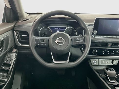 Used 2023 Nissan Rogue S FWD image 18