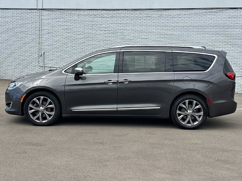 Certified 2020 Chrysler Pacifica Limited w/ Tire & Wheel Group FWD image 2