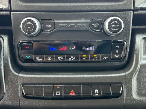 Used 2025 RAM ProMaster 2500 w/ Convenience Group FWD image 19
