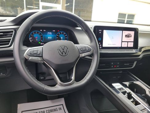 Used 2026 Volkswagen Atlas Cross Sport SE FWD image 26