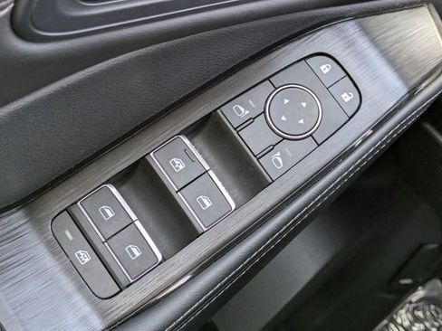 Used 2025 Nissan Rogue SL w/ SL Premium Package FWD image 27