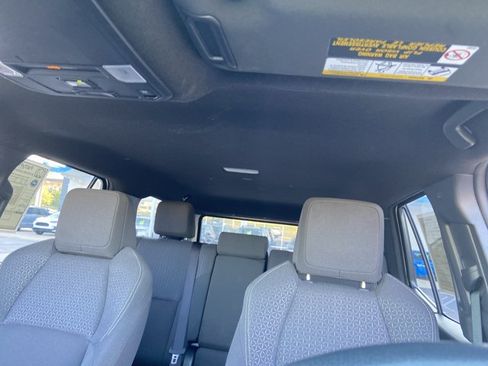 Used 2025 Toyota 4Runner SR5 AWD/4WD image 29