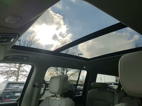 Used 2024 Jeep Wagoneer Series III w/ Premium Group I image 37