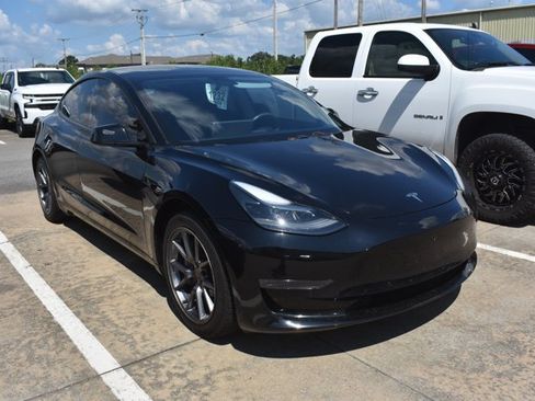 Used 2021 Tesla Model 3 Standard Range Plus RWD image 3