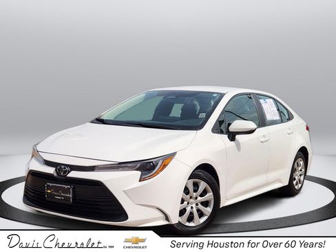 Used 2024 Toyota Corolla LE FWD image 1