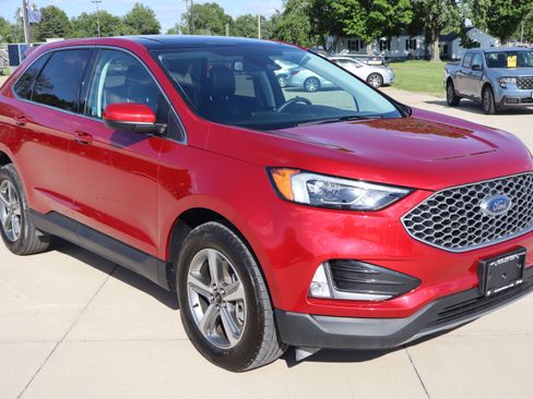 Used 2023 Ford Edge SEL w/ Convenience Package AWD/4WD image 4