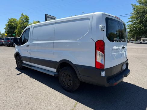 Used 2017 Ford Transit 250 130 Low Roof w/ Exterior Upgrade Package RWD image 4