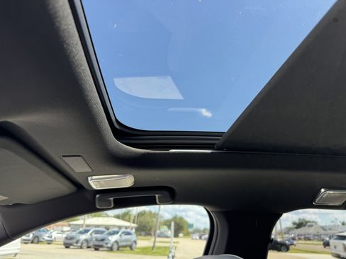 New 2026 Cadillac Vistiq Luxury image 22