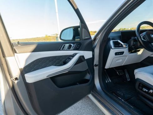 Used 2024 BMW X5 M Competition w/ Premium Package image 28