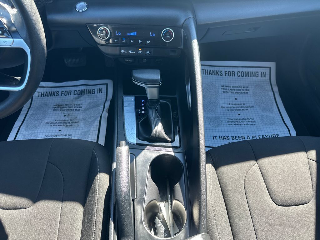 Used 2022 Hyundai Elantra SEL FWD image 31