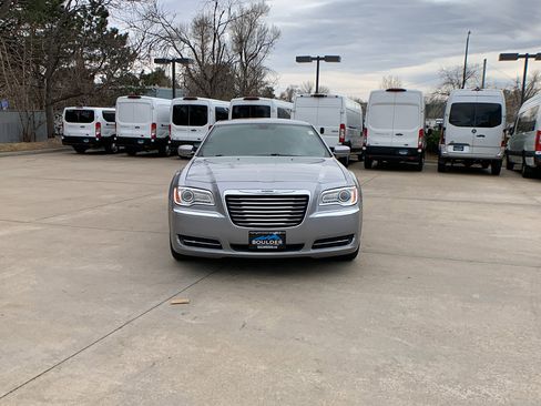 Used 2014 Chrysler 300 image 8