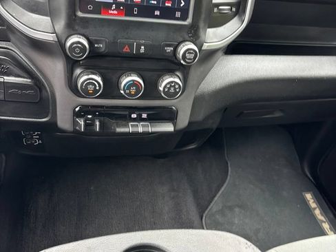 Used 2022 RAM 2500 Big Horn AWD/4WD image 19