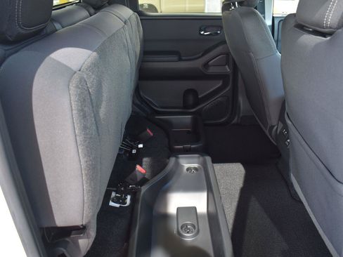Certified 2025 Nissan Frontier SV w/ SV Convenience Package RWD image 54