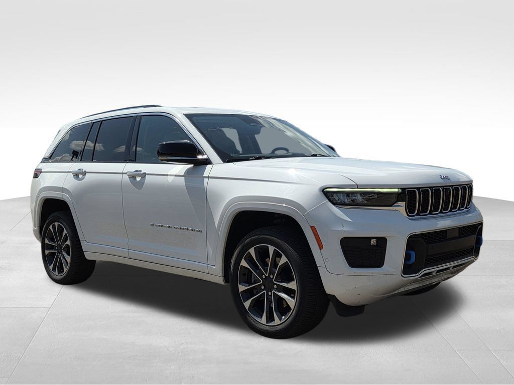 Used 2022 Jeep Grand Cherokee Overland w/ Advanced Protech Group III AWD/4WD image 4