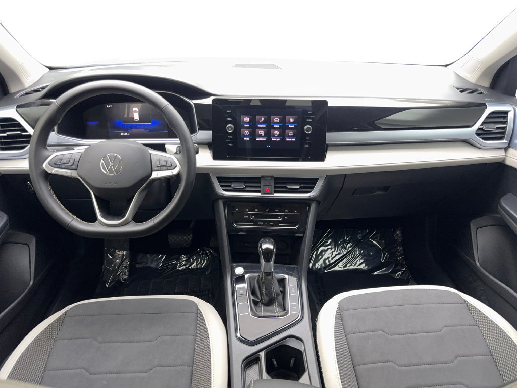 Used 2025 Volkswagen Taos SE FWD image 53